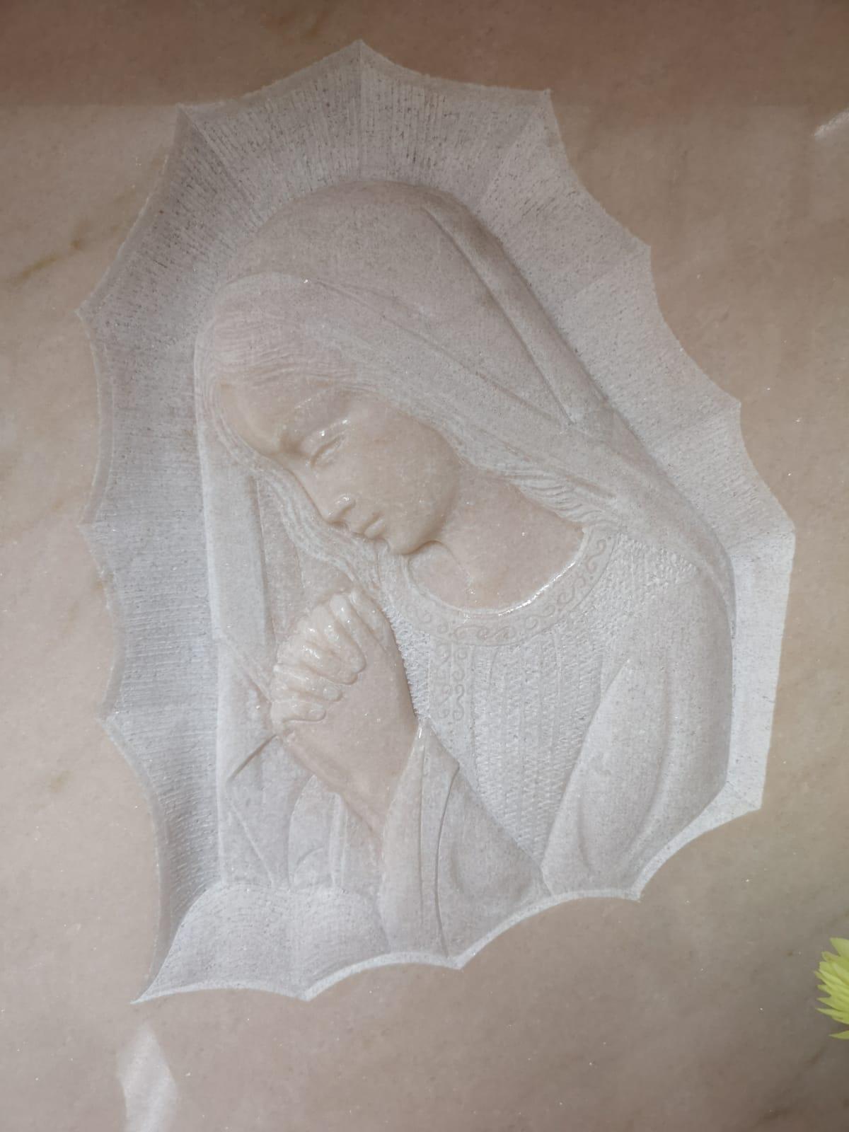 Madonna in preghiera